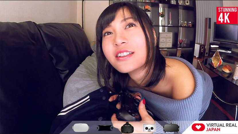 Japanese girlfriend VR gamer